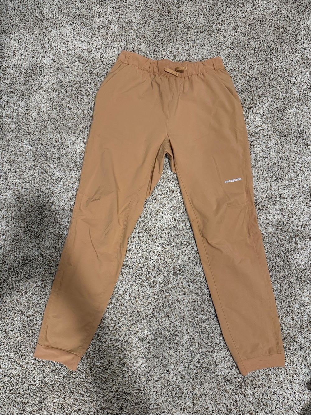 Patagonia Men’s Caramel/Tan Lightweight Jogger Pants. Size small